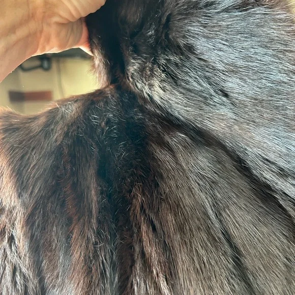 Brown beaver fur collared jacket - Picture 4 of 10